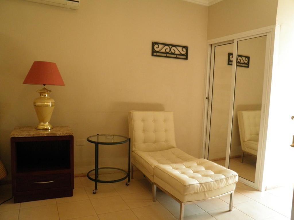 Granada Suites Hotel Amman Room photo